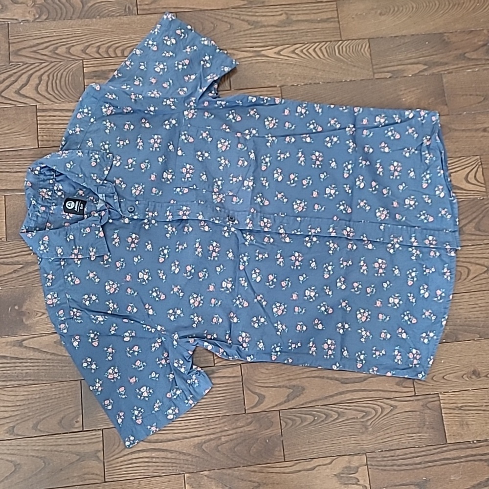 2/20$ Amnesia men shirt size small